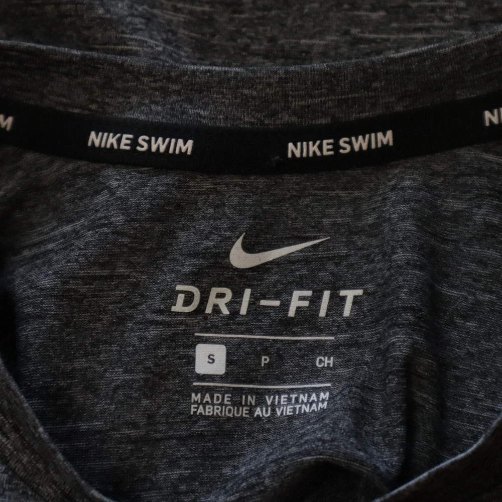 Nike Swim Shirt Mens‎ Small Dri-Fit UPF 40+ Active Beach Surf Gray Long Sleeve